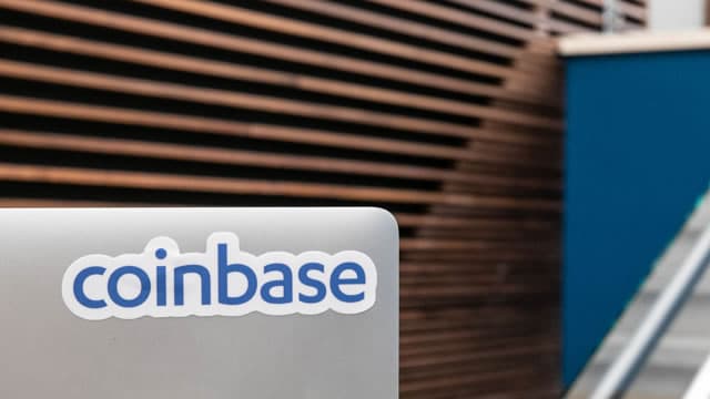 Coinbase Stock Slides 18.5% in 3 Months: Time to Buy the Dip?