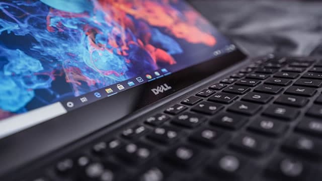 DELL Gains Traction in AI PC Market: Can It Drive CSG Revenue?