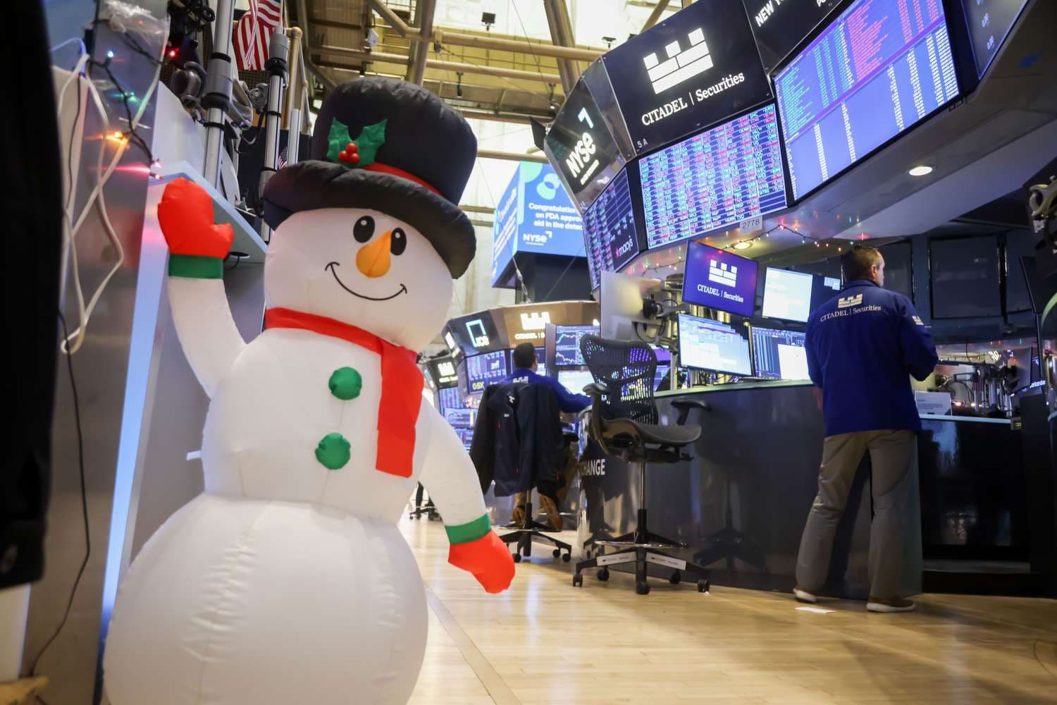 Dow Jones Today: Stock Indexes Jump After Inflation Data Comes in Cooler Than Expected; Dow, S&P 500 Poised to Snap 4-Session Skids; Gold Sets Record