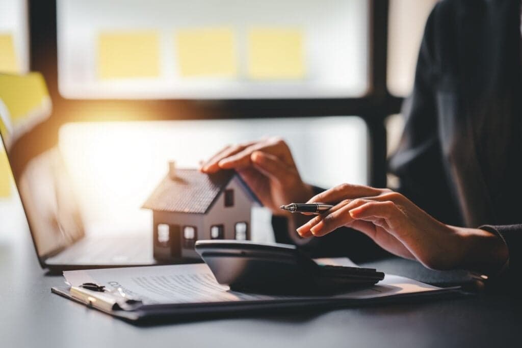 Global Bond Turbulence Is Spooking Markets — And It Could Hit Your Mortgage Next