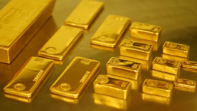 Gold Fields Trading at a Premium: How Should Investors Play the Stock?