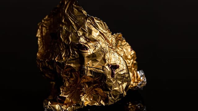 Gold hits session high above $4,330/oz as flash PMI shows manufacturing, service sectors weakening