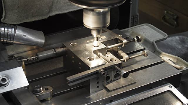 Honeywell, GE Vernova and 5 More Trendy Industrial Plays With AI Ties