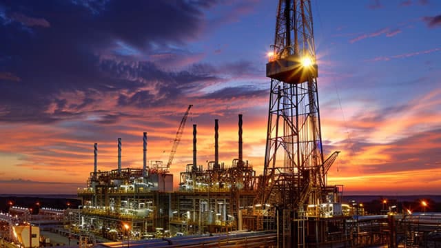 Oil Prices Climb Amid Geopolitical Tensions