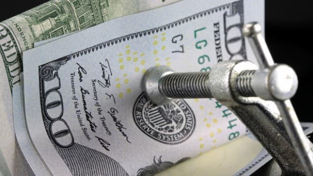 Play These Currency ETFs Amid Rising Rate Cut Bets