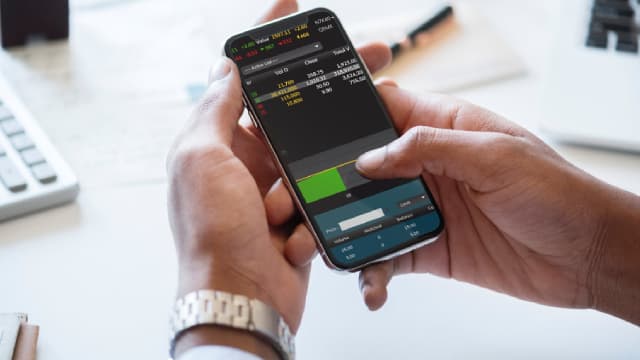 VCLT: Might Be Too Early For A Rotation Into Long-Term Issuances