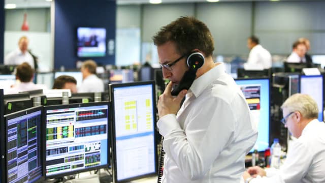 VNM: Vietnam Stocks Break Out, And The Valuation Is A Bargain (Rating Upgrade)