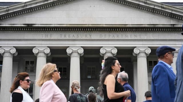 Why Wells Fargo sees potentially ‘good entry points' in long-term bonds after yield surge