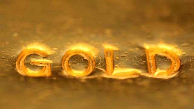 Will Falling Gold Production Weigh on Newmont's Q4 Performance?
